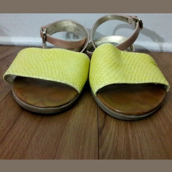 🦋 Tommy Hilfiger Twlaila Yellow Leather Sandals - Picture 2 of 8